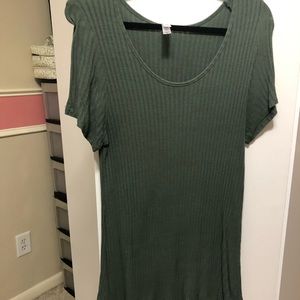 Lularoe classic T. Very stretchy.